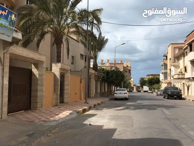 290 m2 5 Bedrooms Apartments for Rent in Tripoli Al-Seyaheyya