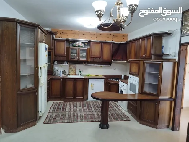 120 m2 3 Bedrooms Apartments for Rent in Ramallah and Al-Bireh Ein Munjid