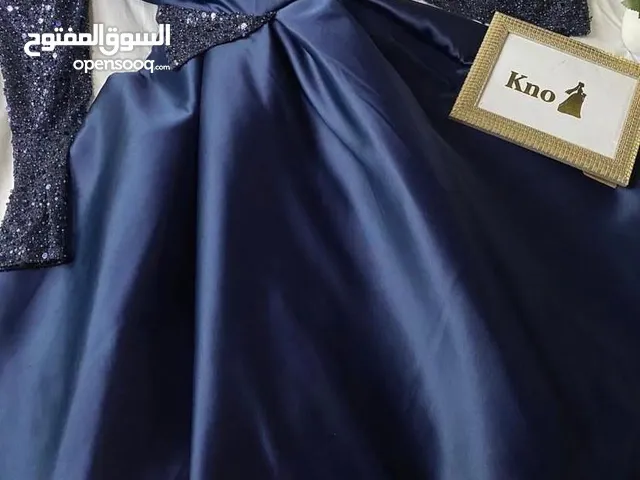 فستان سهرة للبيع بس لبسته مرتين بس