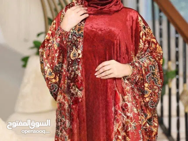 ملابس نسائية للخروج والبيت وبيجامات