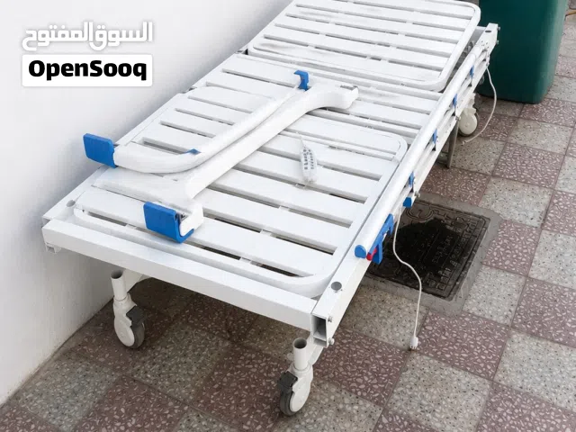 سرير طبي كهربائي للبيع