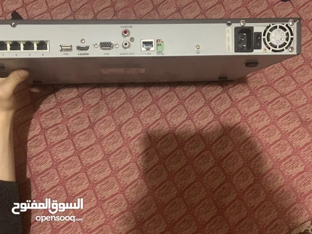 الـ DS-7608NI-SE/P هو جهاز تسجيل الفيديو الرقمي (DVR) من شركة Hikvision