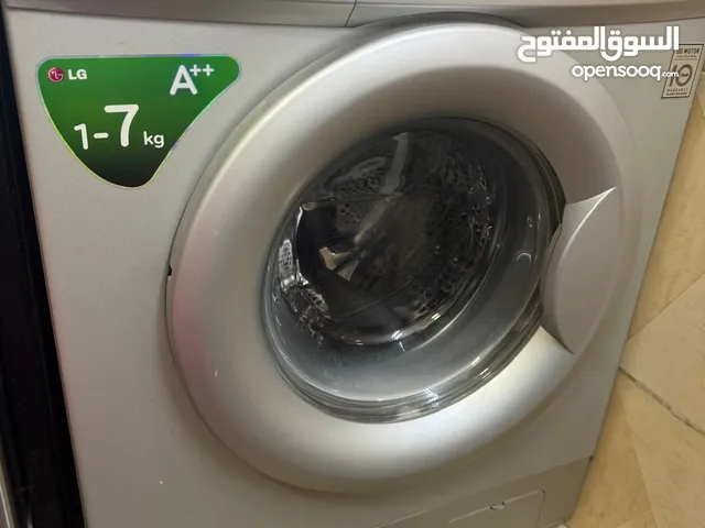 غسالة ال جي بحالة جيدة جدا