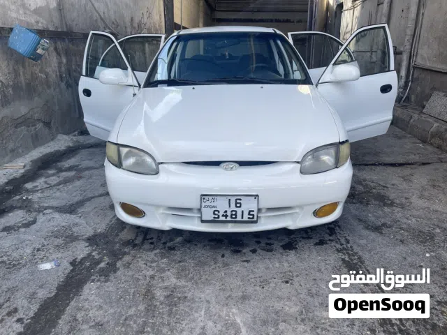 1999 هيونداي اكسنت Standard