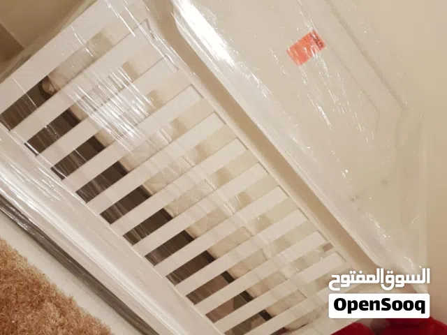 سرير أبيض أطفال( أمريكي)