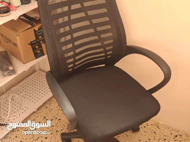 Office workstation rotatable chair like new