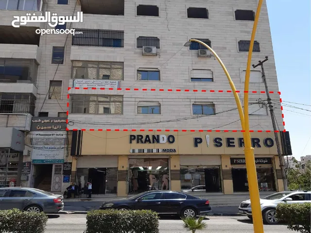 مكاتب للايجار في حي الجامعة بمساحات مختلفة