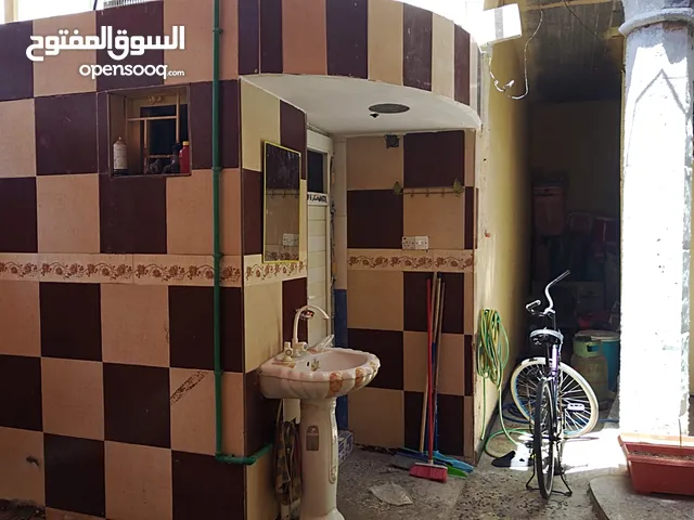 270 m2 4 Bedrooms Townhouse for Sale in Basra Al-Akawat