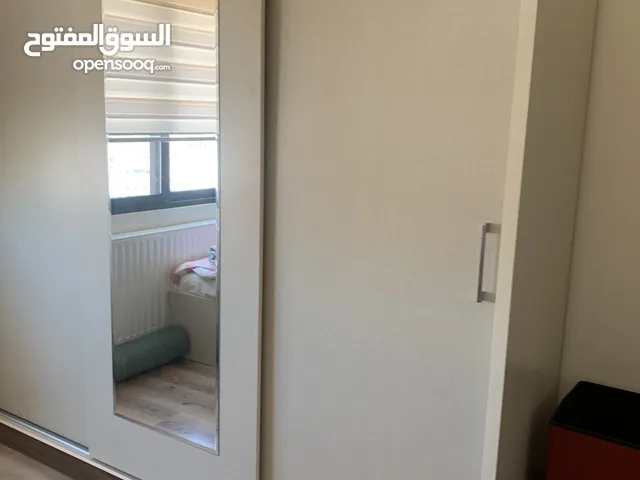 خزانة ملابس جديدة لامنيت