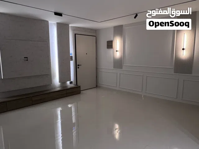 شقة للإيجار السنوي – عبدون / بالقرب من  كوزمو