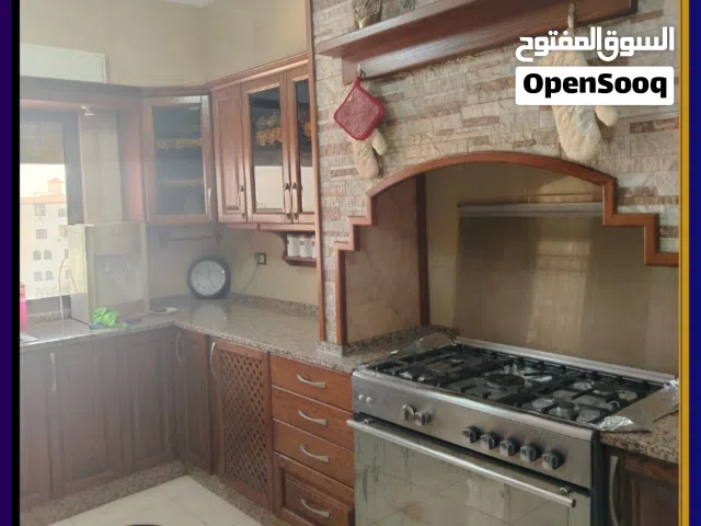 إعلان رقم (6856) شقة مميزة جداً للبيع في الجبيهة - مقابل التعليم العالي مباشرة قرب الصيدلية اللامعه