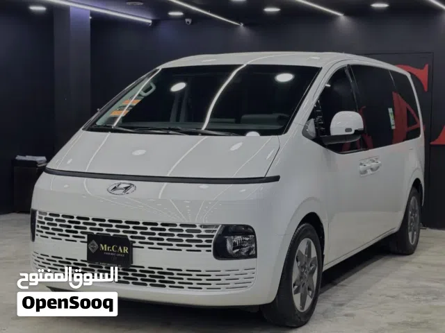 2024 هيونداي ستاريا