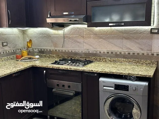 مطبخ للبيع نضيف برخامته لي اعلي سعر