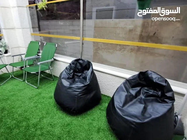 مقاعد بين باج جلد