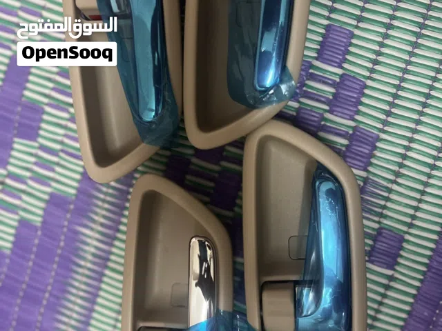 للبيع مقابض افالون  من موديل  2004/2000