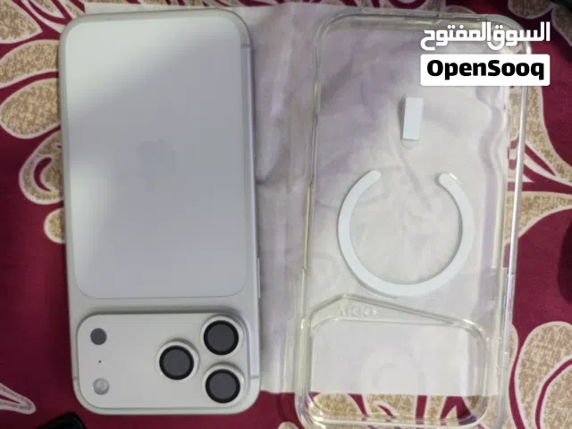 I phone 17 pro max silver 256GB 100/100 condition   آيفون 17 برو ماكس فضي، سعة 256 جيجابايت، ميه/ميه
