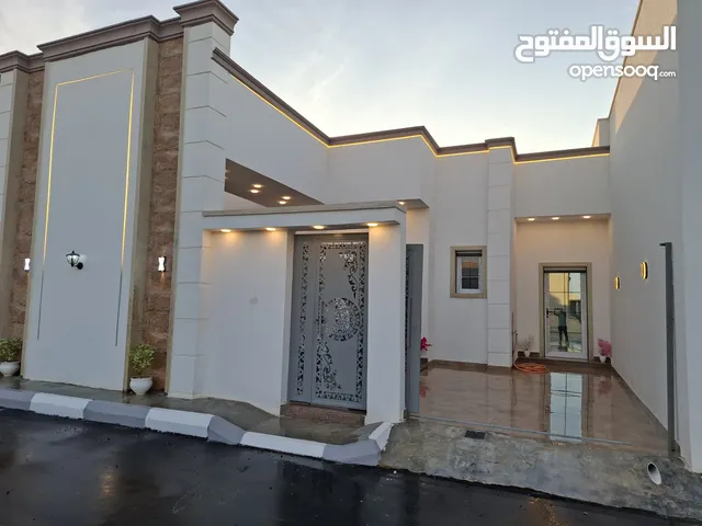 عدد 2 منازل تشطيب حديث للبيع في عين زارة اربع شوارع عليوي