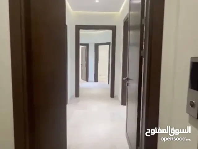 شقة مكتبية تشطيب ممتاز جدا في زاوية الدهماني