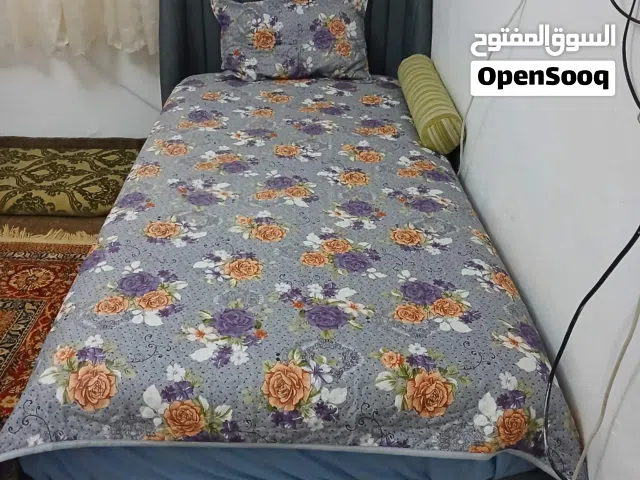 سرير للبيع