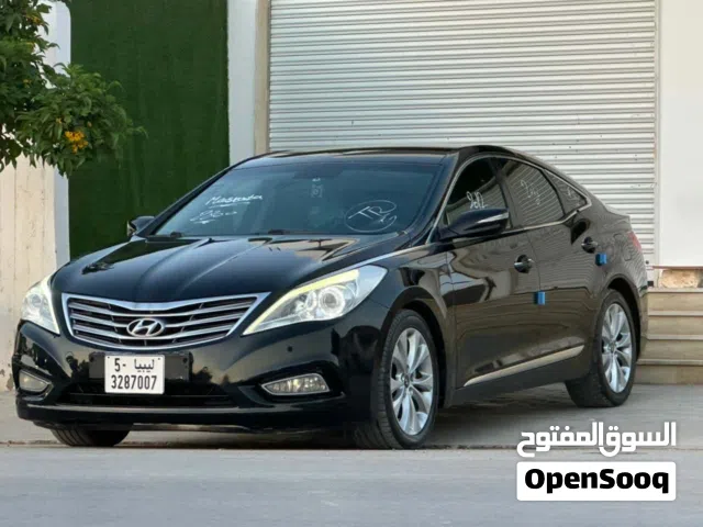 2012 هيونداي ازيرا Standard