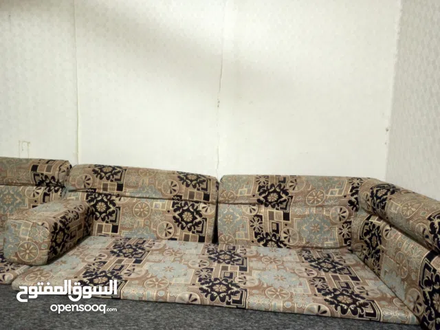 جلسة عربية للبيع