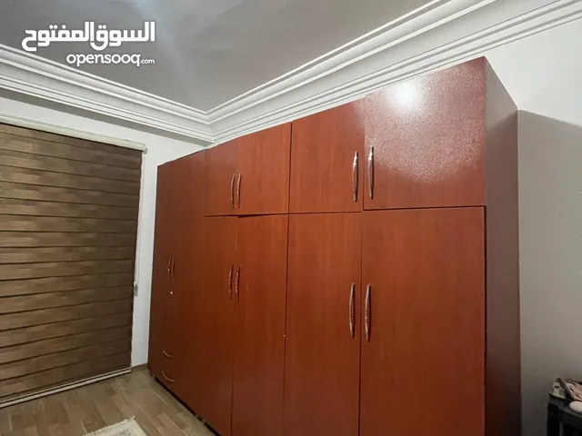 3 closet in good condition brown color