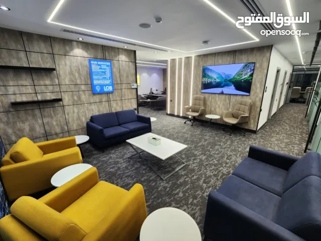 مكتب تجاري فخم للبيع أو الإيجار