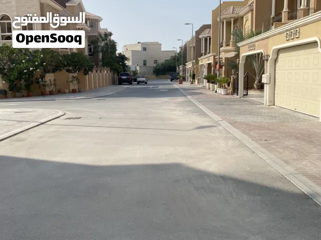 For rent furnished Villa Close to mercado