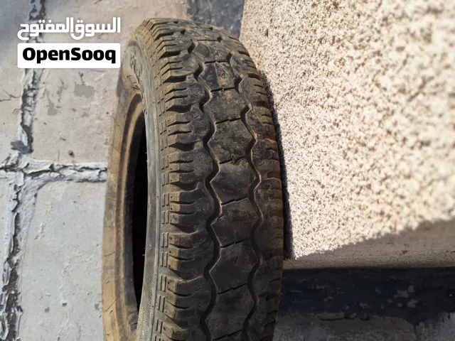 اطار كيا فحل مع الرنك عدد واحد 15/70/205 مستعمل .  اطار كيا حمل نثيةحجم 12/5000 نظيف . رنك 13 جديد