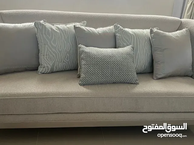 كنب من الدانوب في حاله جديده للبيع  Sofa set for sale in new condition from Danube