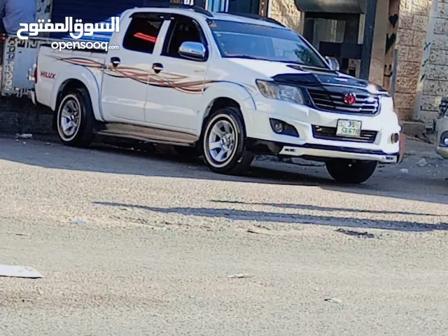 Toyota Hilux 2015 in Ajloun