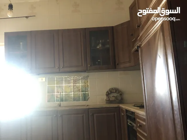 اثاث ايطالي مستعمل بحالة جيدة