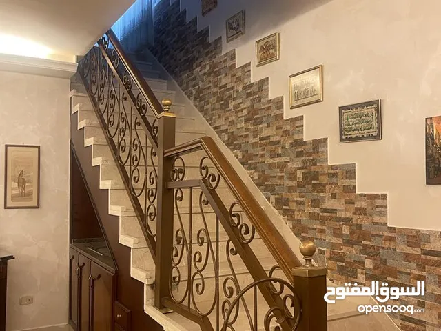 270 m2 4 Bedrooms Apartments for Sale in Amman Dahiet Al-Nakheel