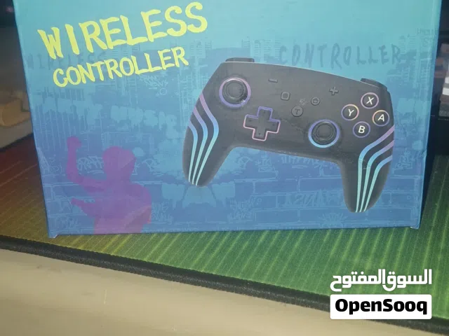 يد تحكم لاسلكية (Wireless Controller) مميزة مع إضاءة RGB