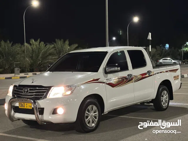 تويوتا هايلكس فل اوتوماتيك 2015