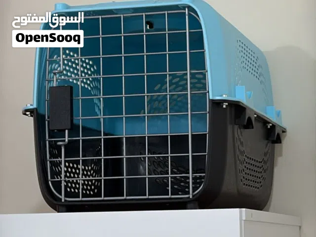 Et travelling carrier and pet house playpen