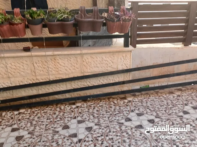 براغولا قواعد خشب وحديد