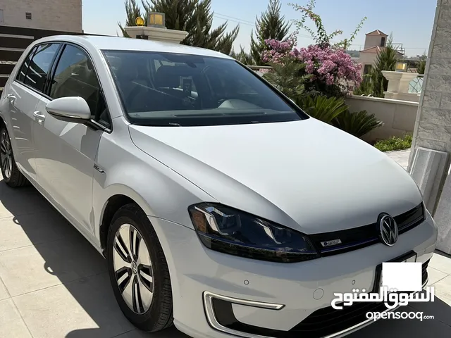 اي جولف بريميوم 2015 فل 4 جيد للبيع/ VW Egolf premium/فرش بيج