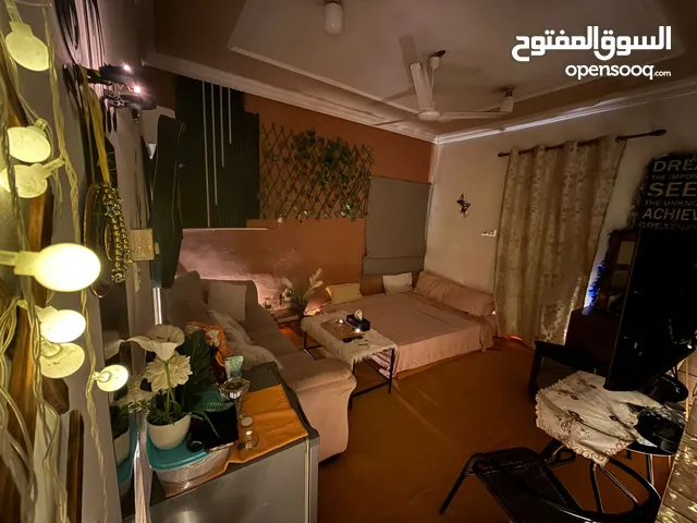 استديو للايجار بنات فقط / studio for rent ladies only