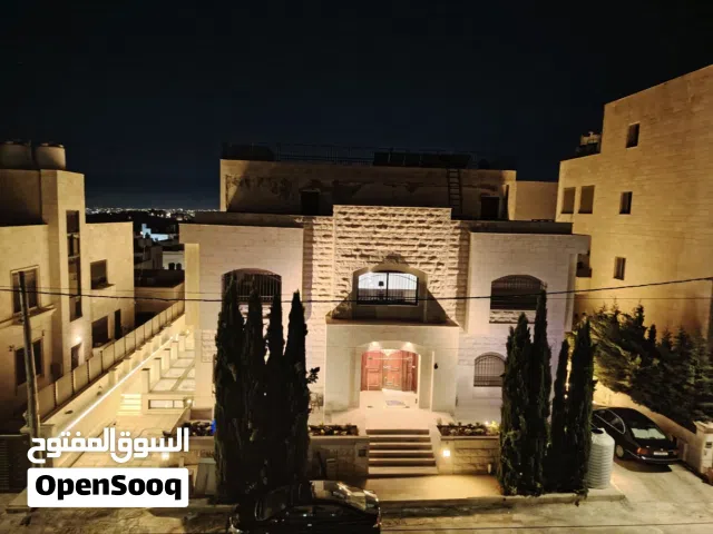 682 m2 5 Bedrooms Villa for Sale in Amman Daheit Al Rasheed