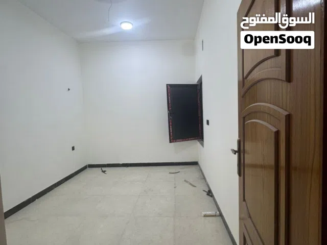 100 m2 2 Bedrooms Apartments for Rent in Basra Juninah