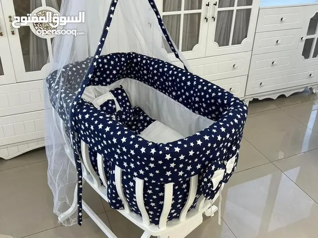 سرير اطفال مستعمل 