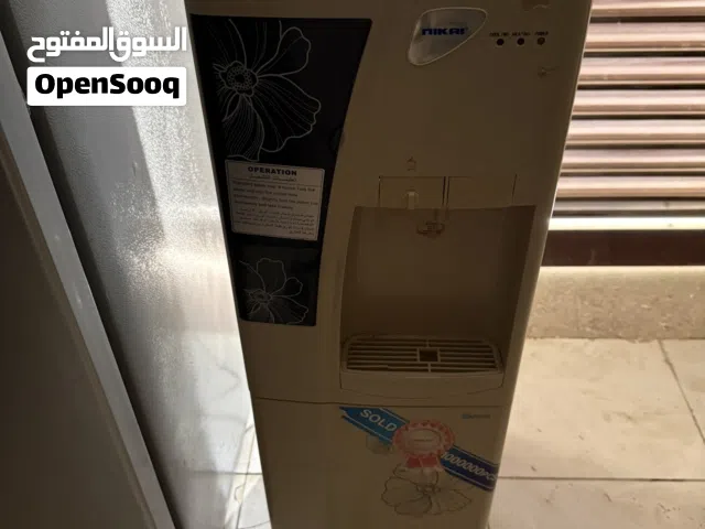 فريزر جينيرال اليكترونيكس و تلفزيون و براد ماء و تسريحة و مراة و جلاية صحون