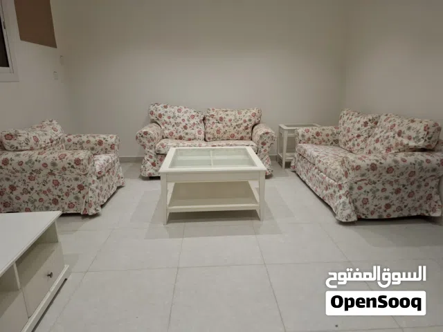 طقم غرفة معيشه كنب وطاولتين وطاوله تلفزيون