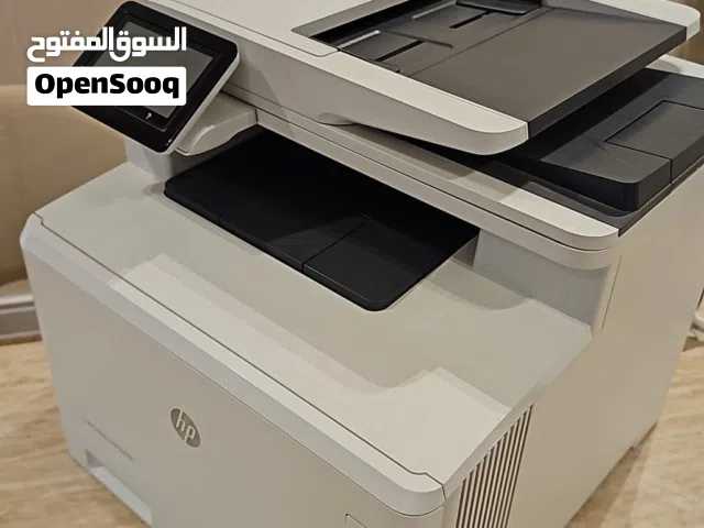 برنتر او طابعة ليزر شريتها 2023 بحاله ممتازه حالها حال الجديده ما تشتكي من أي شي و نضييفه جداً