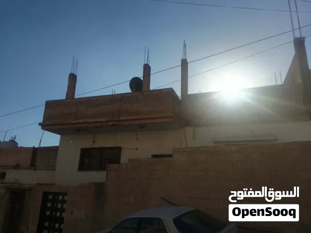 دار مطوبه في دائره الاراضي نضيفه إضافة مع سياره  كيا سيفيا 1 نضيفه كيرر ماتور بصلاه على نبي اقرا نص