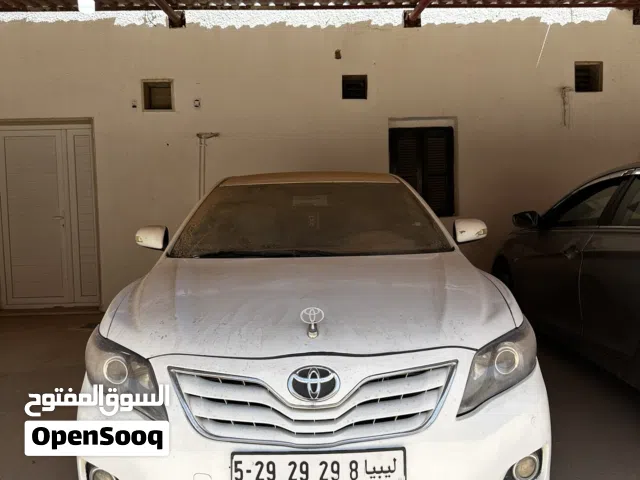 2010 تويوتا كامري LE