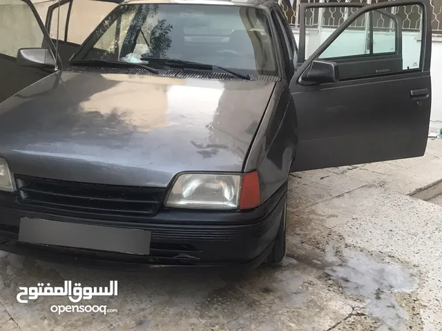 سيارة اوبل كاديت 88