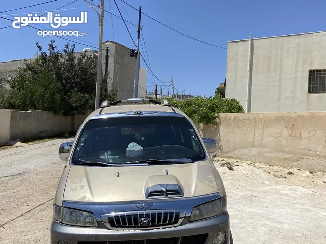 باص ستركس 2003
