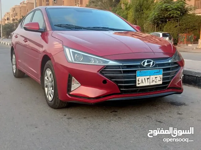 Sedan Hyundai in Cairo